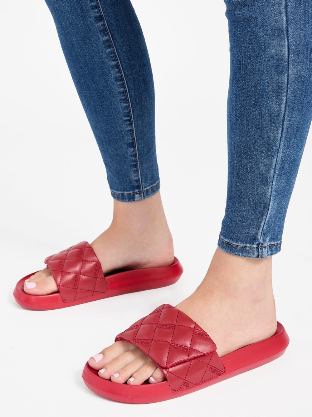❤️Guess Pearlin Quilted Pool Slides